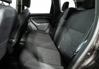 Подержанный автомобиль Renault Duster 2015 года (10 фото)