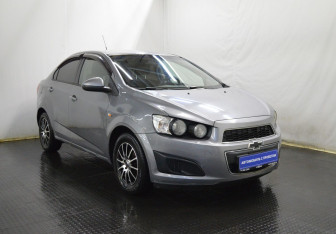Подержанный автомобиль Chevrolet Aveo Sedan 2012 года (3 фото)