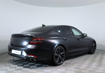 Подержанный автомобиль Genesis G70 2022 года (5 фото)