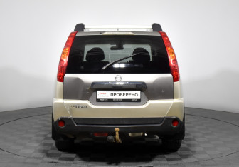 Подержанный автомобиль Nissan X-Trail 2008 года (6 фото)