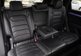 Подержанный автомобиль Volkswagen Touareg 2020 года (30 фото)