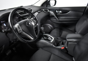 Подержанный автомобиль Nissan Qashqai 2017 года (9 фото)