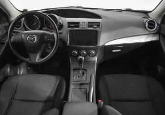 Подержанный автомобиль Mazda 3 Sedan 2011 года (13 фото)
