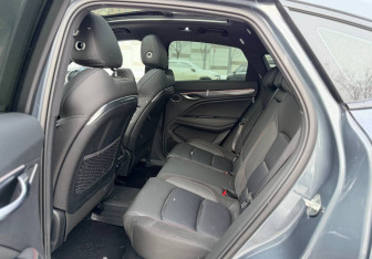 Подержанный автомобиль Geely Tugella 2023 года (11 фото)