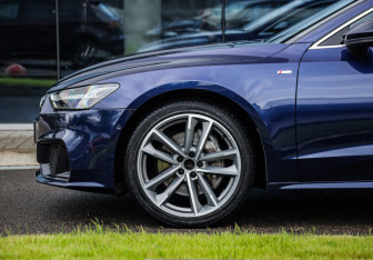 Подержанный автомобиль Audi A7 2019 года (10 фото)