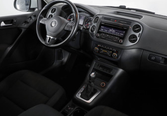 Подержанный автомобиль Volkswagen Tiguan 2015 года (9 фото)