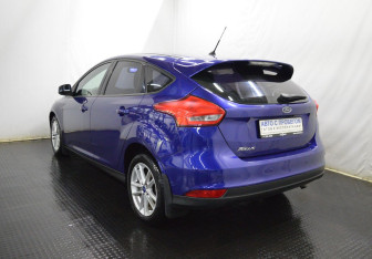 Подержанный автомобиль Ford Focus Hatchback 2016 года (7 фото)