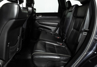 Подержанный автомобиль Jeep Grand Cherokee 2013 года (10 фото)