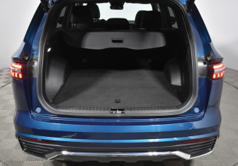 Подержанный автомобиль Geely Monjaro 2023 года (26 фото)