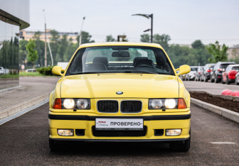 Подержанный автомобиль BMW M3 Coupe 1994 года (4 фото)