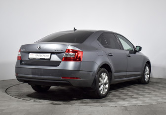 Подержанный автомобиль Skoda Octavia Liftback 2017 года (5 фото)