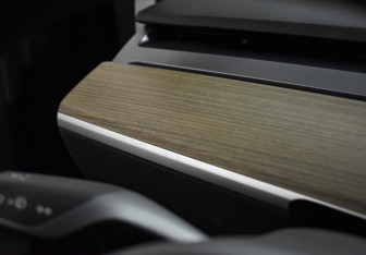 Подержанный автомобиль Tesla Model 3 2023 года (23 фото)