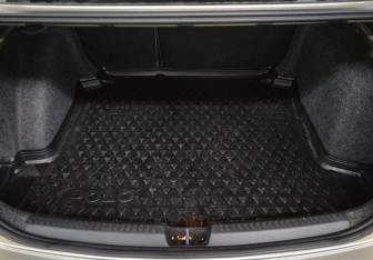 Подержанный автомобиль Volkswagen Polo Sedan 2017 года (16 фото)