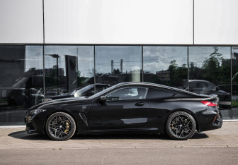 Подержанный автомобиль BMW M8 Coupe 2023 года (9 фото)