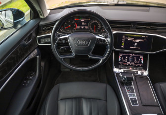 Подержанный автомобиль Audi A6 Sedan 2020 года (12 фото)