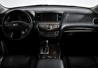 Подержанный автомобиль Infiniti QX60 2014 года (19 фото)
