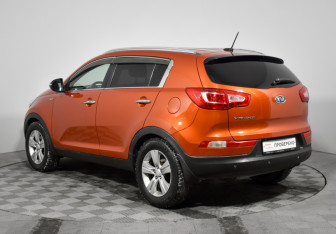 Подержанный автомобиль Kia Sportage 2011 года (7 фото)