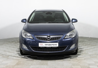 Подержанный автомобиль Opel Astra Hatchback 2010 года (2 фото)