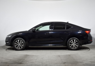 Подержанный автомобиль Skoda Octavia Liftback 2021 года (8 фото)