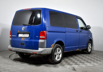Подержанный автомобиль Volkswagen Caravelle 2011 года (5 фото)