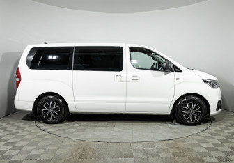 Подержанный автомобиль Hyundai H-1 2021 года (4 фото)