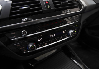 Подержанный автомобиль BMW X3 2019 года (14 фото)