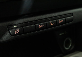 Подержанный автомобиль BMW X1 2013 года (17 фото)