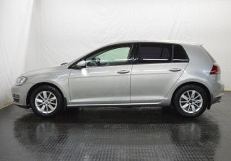 Подержанный автомобиль Volkswagen Golf Hatchback 2013 года (8 фото)