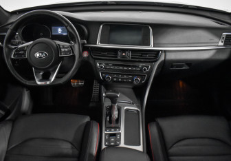 Подержанный автомобиль Kia Optima Sedan 2018 года (16 фото)
