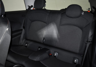 Подержанный автомобиль MINI Hatch 2014 года (12 фото)