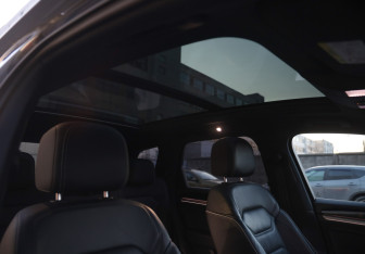 Подержанный автомобиль Volkswagen Touareg 2020 года (32 фото)