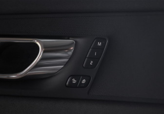 Подержанный автомобиль Volvo XC60 2019 года (27 фото)