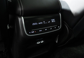 Подержанный автомобиль GAC GS8 2023 года (25 фото)