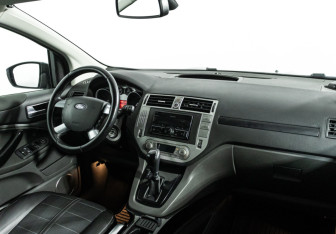 Подержанный автомобиль Ford Kuga 2012 года (9 фото)