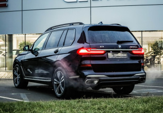 Подержанный автомобиль BMW X7 2019 года (9 фото)