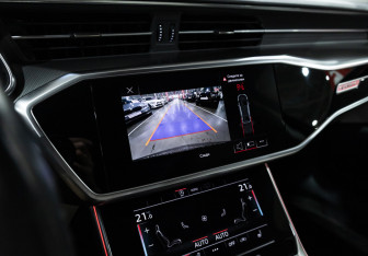 Подержанный автомобиль Audi A6 Sedan 2021 года (24 фото)