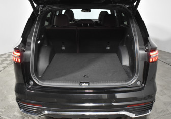 Подержанный автомобиль Geely Monjaro 2023 года (24 фото)