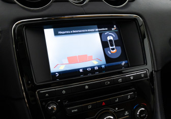 Подержанный автомобиль Jaguar XJ 2016 года (97 фото)