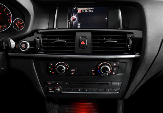 Подержанный автомобиль BMW X3 2014 года (17 фото)