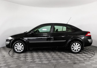 Подержанный автомобиль Renault Megane Sedan 2007 года (8 фото)