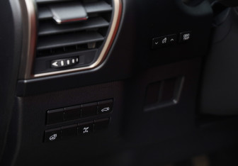 Подержанный автомобиль Lexus NX 2019 года (23 фото)