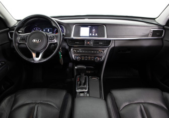 Подержанный автомобиль Kia Optima Sedan 2017 года (9 фото)