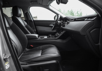 Подержанный автомобиль Land Rover Range Rover Velar 2017 года (31 фото)