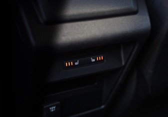 Подержанный автомобиль Land Rover Discovery Sport 2016 года (18 фото)