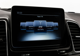 Подержанный автомобиль Mercedes-Benz GLE 2016 года (16 фото)