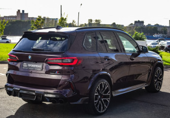 Подержанный автомобиль BMW X5 M 2021 года (13 фото)
