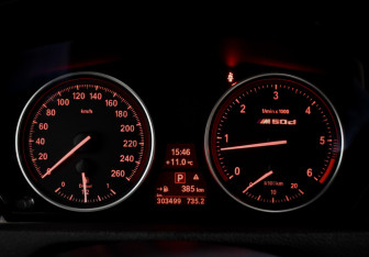 Подержанный автомобиль BMW X5 2012 года (19 фото)