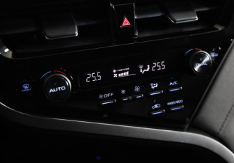 Подержанный автомобиль Toyota Camry Sedan 2021 года (16 фото)