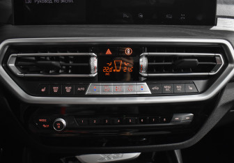 Подержанный автомобиль BMW X3 2021 года (17 фото)