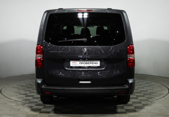 Подержанный автомобиль Peugeot Traveller 2021 года (6 фото)